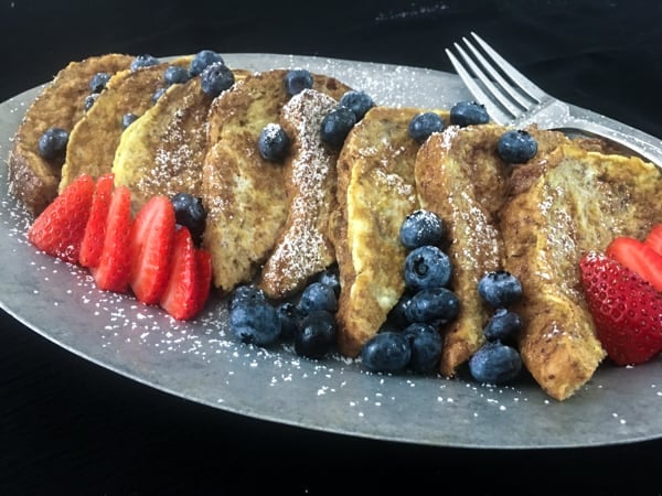 Protein frech toast and fruit